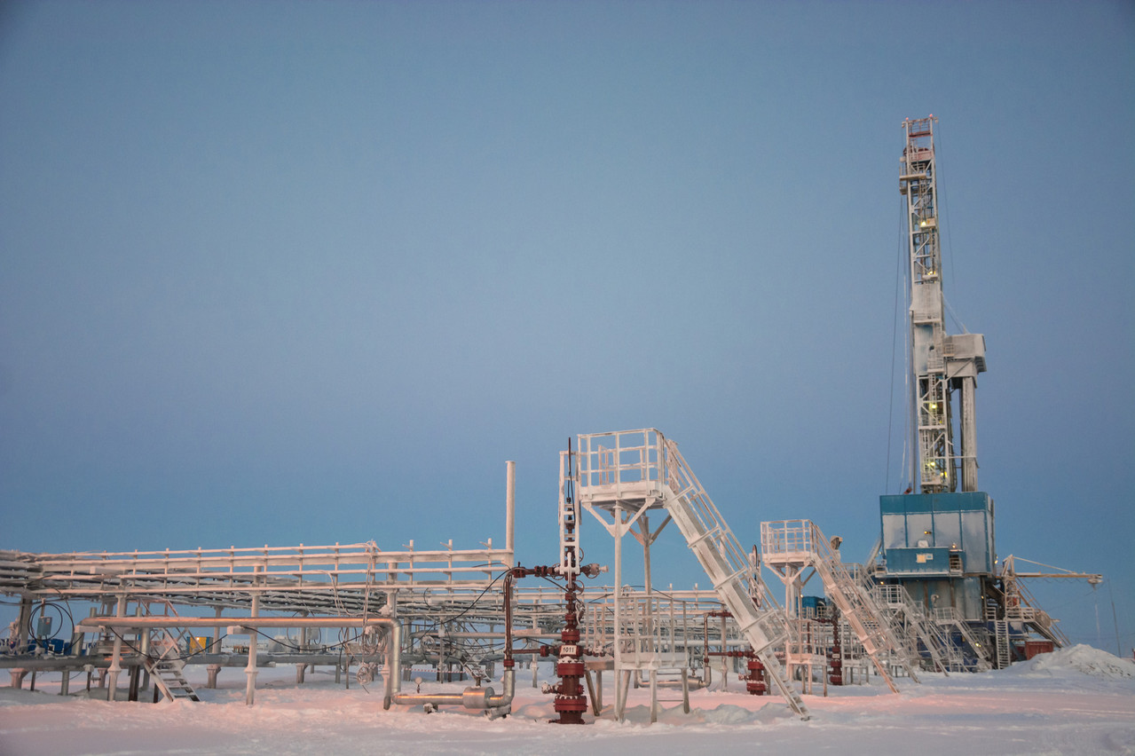 599 champs pétroliers et gaziers sont comptabilisés dans la région arctique, dont environ 220 déjà en production et 39 en cours de développement. 338 ont été découverts et pourraient entrer en phase de développement à tout moment. (Photo: Shutterstock)