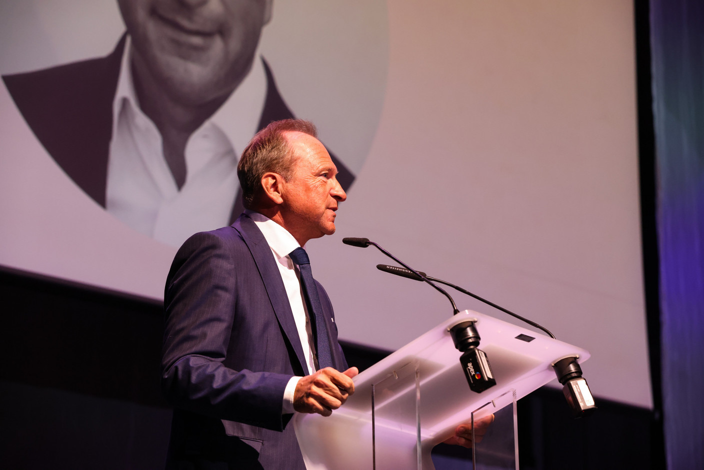 Finance minister Gilles Roth (CSV) told financial industry leaders that he will advocate for the sector, during a speech at the 2023 Finance Awards, which took place on Tuesday 21 November 2023 at Casino 2000 in Mondorf. Photo: Eva Krins and Marie Russillo/Maison Moderne