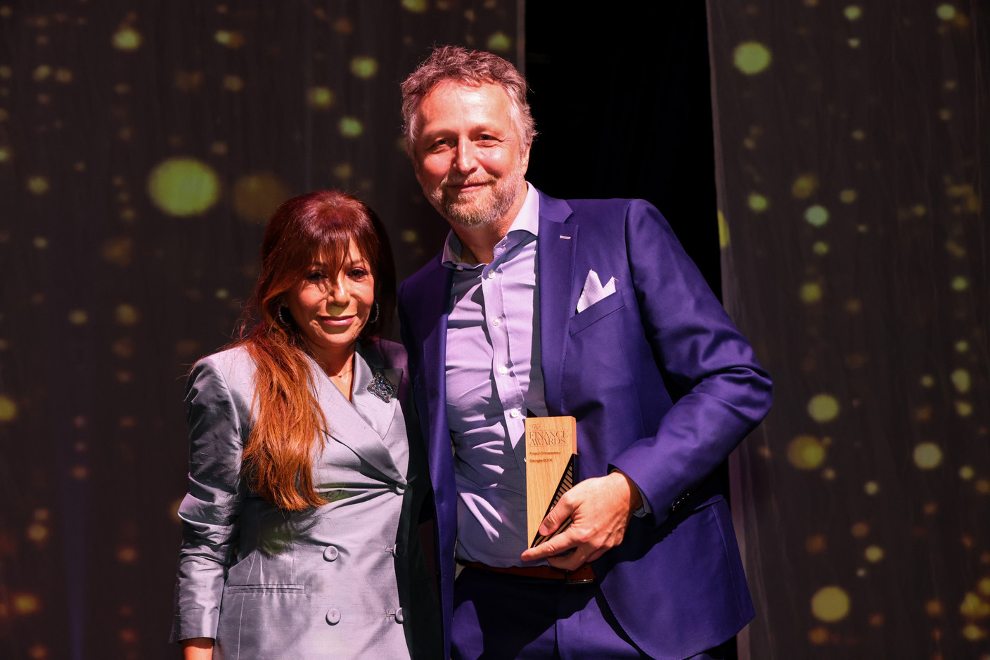 Lena Lascari (EFG Bank) and Georges Bock (Moniflo). Bock was the winner in the “Fintech entrepreneur” category at the 2023 Finance Awards, which took place on Tuesday 21 November 2023 at Casino 2000 in Mondorf. Photo: Eva Krins and Marie Russillo/Maison Moderne