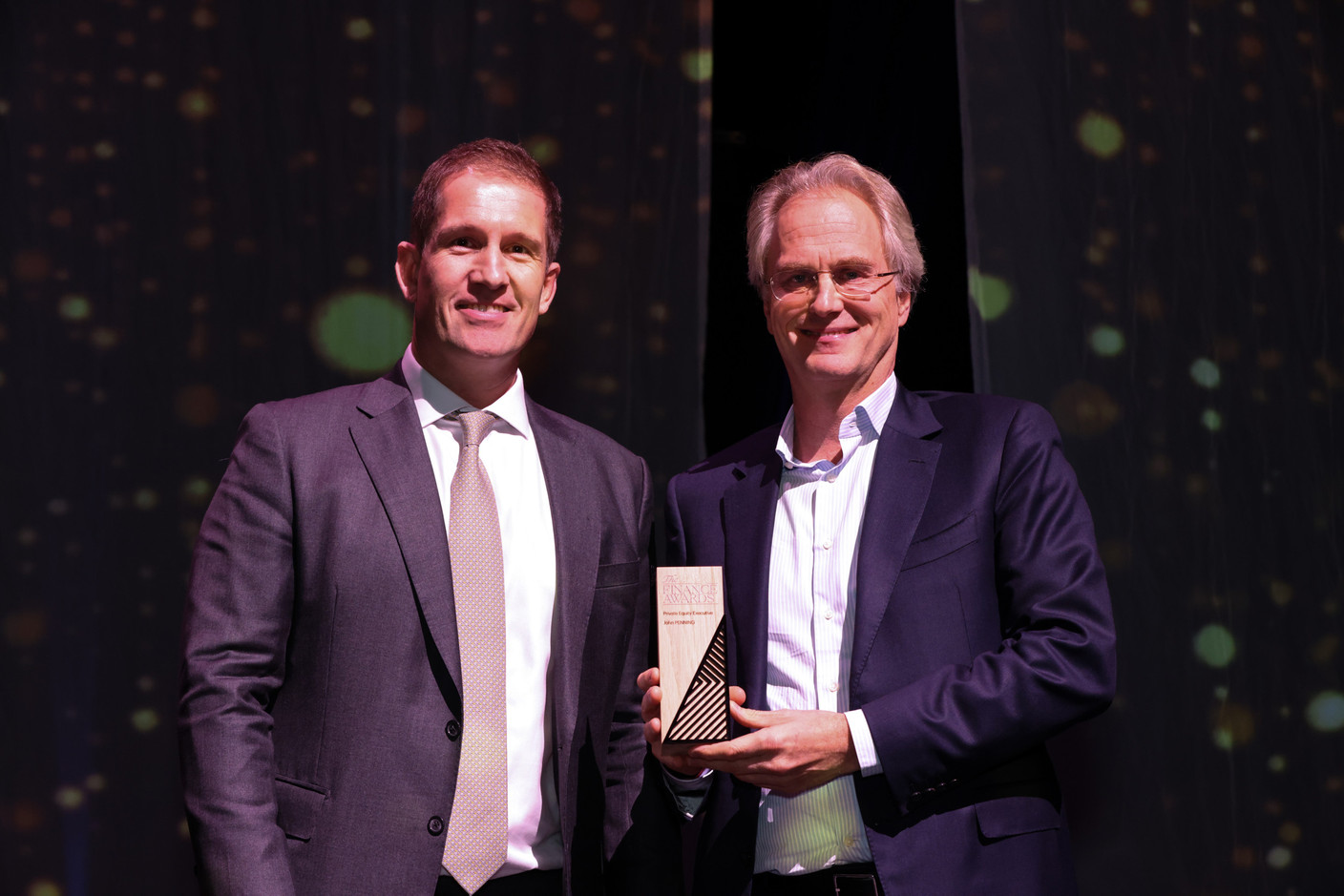 Neil Wise (Clearstream) and John Penning (Luxempart). Penning was the winner in the “Private equity executive” category at the 2023 Finance Awards, which took place on Tuesday 21 November 2023 at Casino 2000 in Mondorf. Photo: Eva Krins and Marie Russillo/Maison Moderne