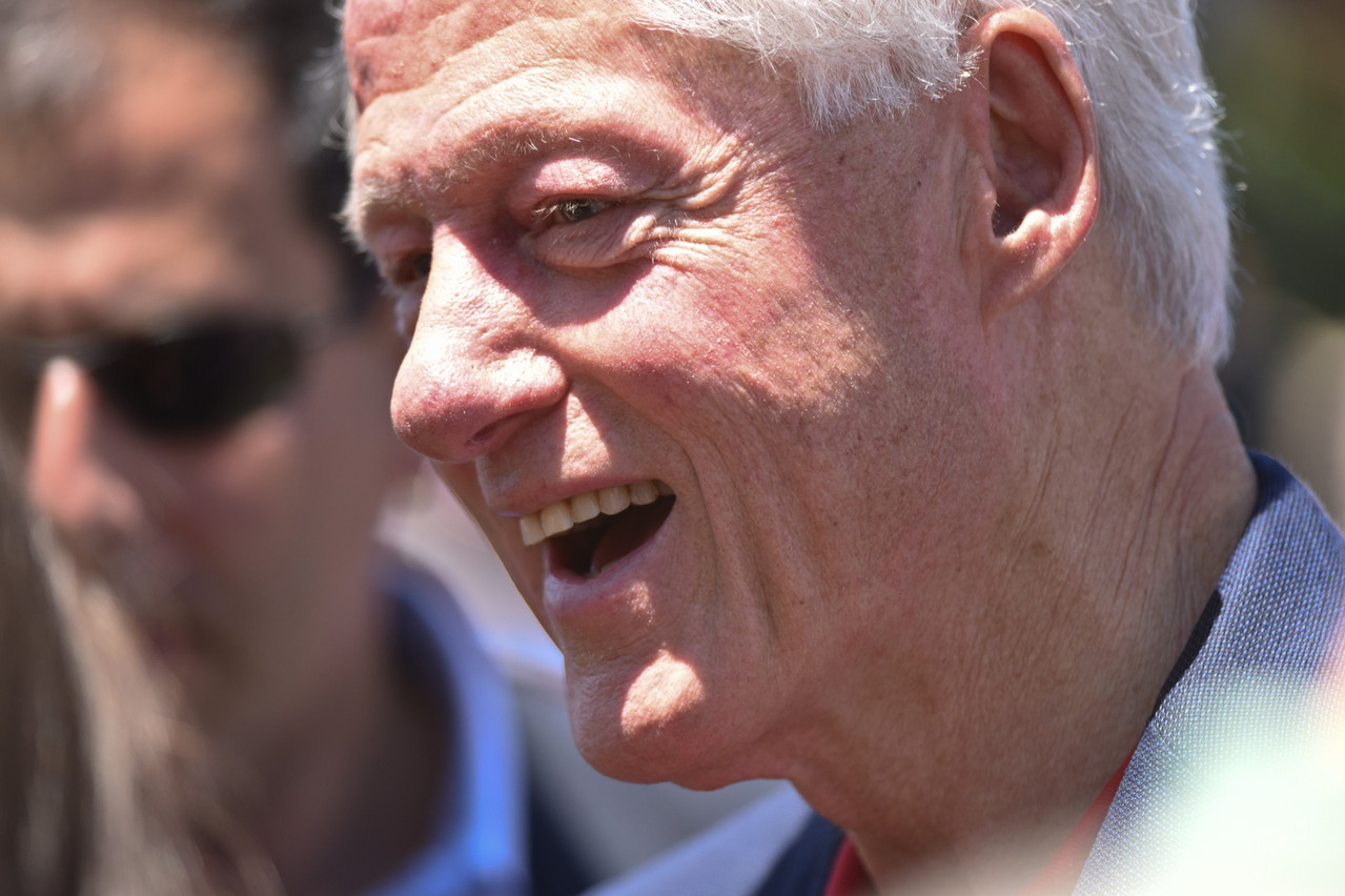 Il y a quatre ans, l’ancien président américain Bill Clinton lançait une fintech qui change les codes de l’investissement responsable. 1,5 million d’utilisateurs plus tard, Aspiration a levé 135 millions de dollars. (Photo: Shutterstock)