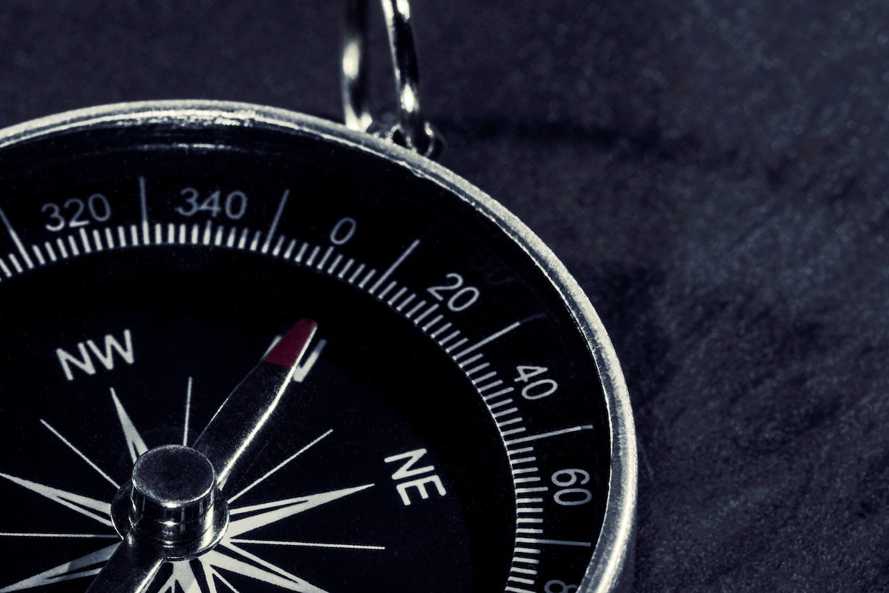 The European Commission on 29 January presented the pillars of its “competitiveness compass,” one of which is simplification. An initial directive providing for the simplification of a series of rules that could save companies up to €400m entered into force on 30 January. Photo: Shutterstock