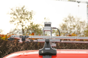 On the roof, a lidar with 64 lasers capable of scanning the entire environment within 200 metres and the self-driving car’s six cameras. Photo: Matic Zorman / Maison Moderne