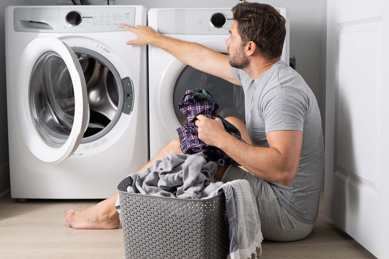 When should I run my washing machine? During the day when you’re generating electricity (if you have solar panels)... or at night if other appliances are already running at a time of high voltage? These are the new calculations you need to make to avoid a rise in your “network” bill. Photo: Shutterstock