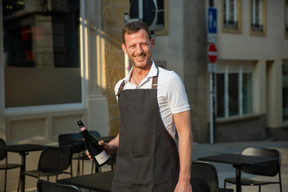 Olivier Chocq, who worked at Yamayu Santatsu for more than 10 years as well as at Ryôdô, will be in charge of recommending and serving Flûte Alors!’s 260 or so drinkable options. Photo: Romain Gamba / Maison Moderne