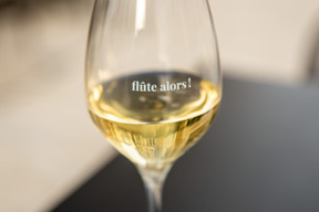 The Flûte Alors! champagne, wine and spirits list includes more than 260 references. Photo: Romain Gamba / Maison Moderne