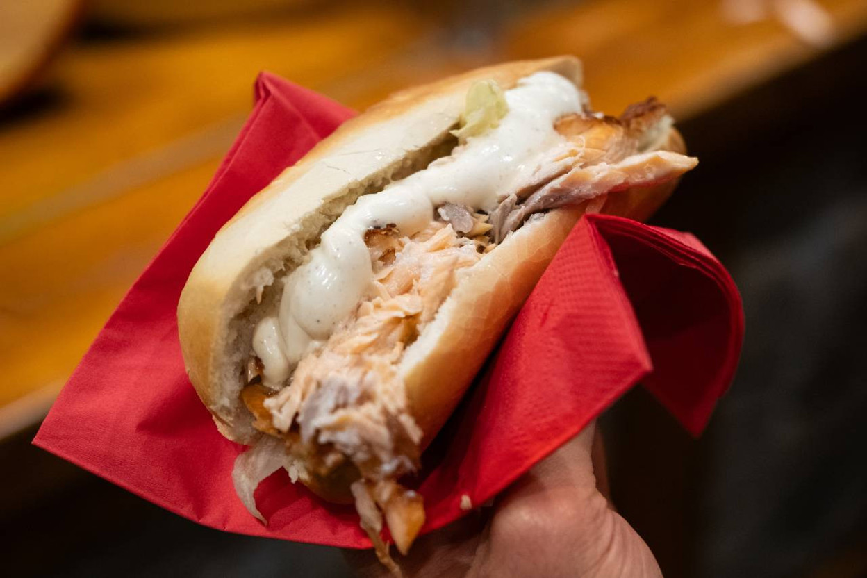 At Nielsen’s Flammlachs, the salmon is cooked over a flame. (Photo: Patricia Pitsch/Paperjam)