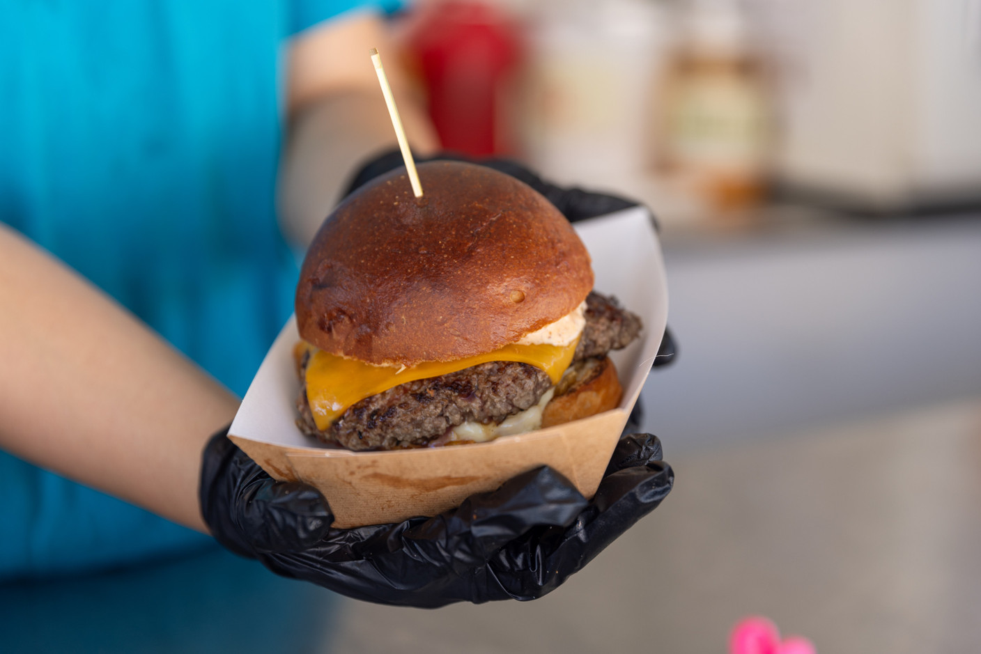 At LëtzeBurger, the beef comes from Kirsch and the bread from Strasser Nothum.   Photo: Romain Gamba/Maison Moderne