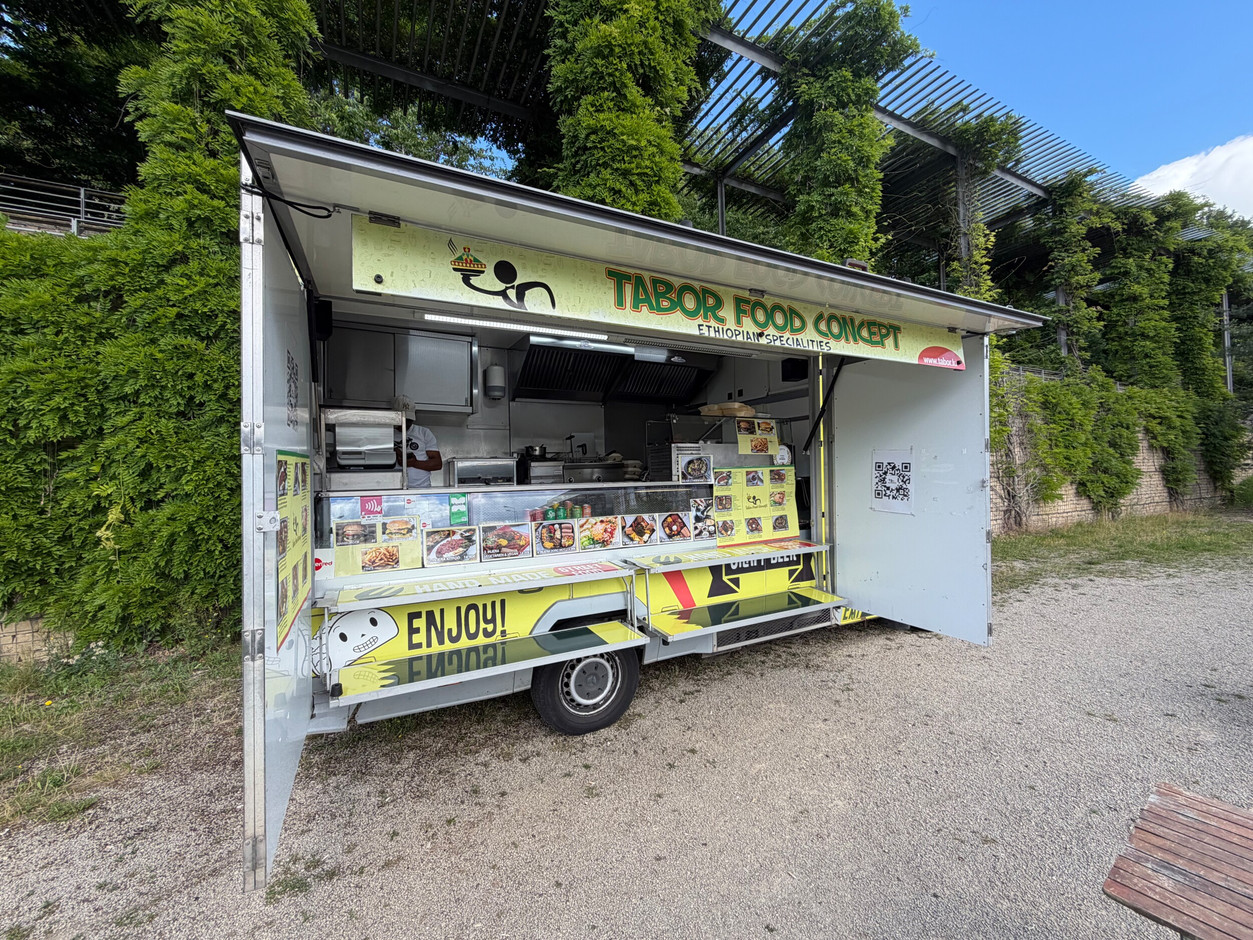 The Tabor Food Concept food truck, serving Ethiopian cuisine in Kirchberg. (Photo: Paperjam)