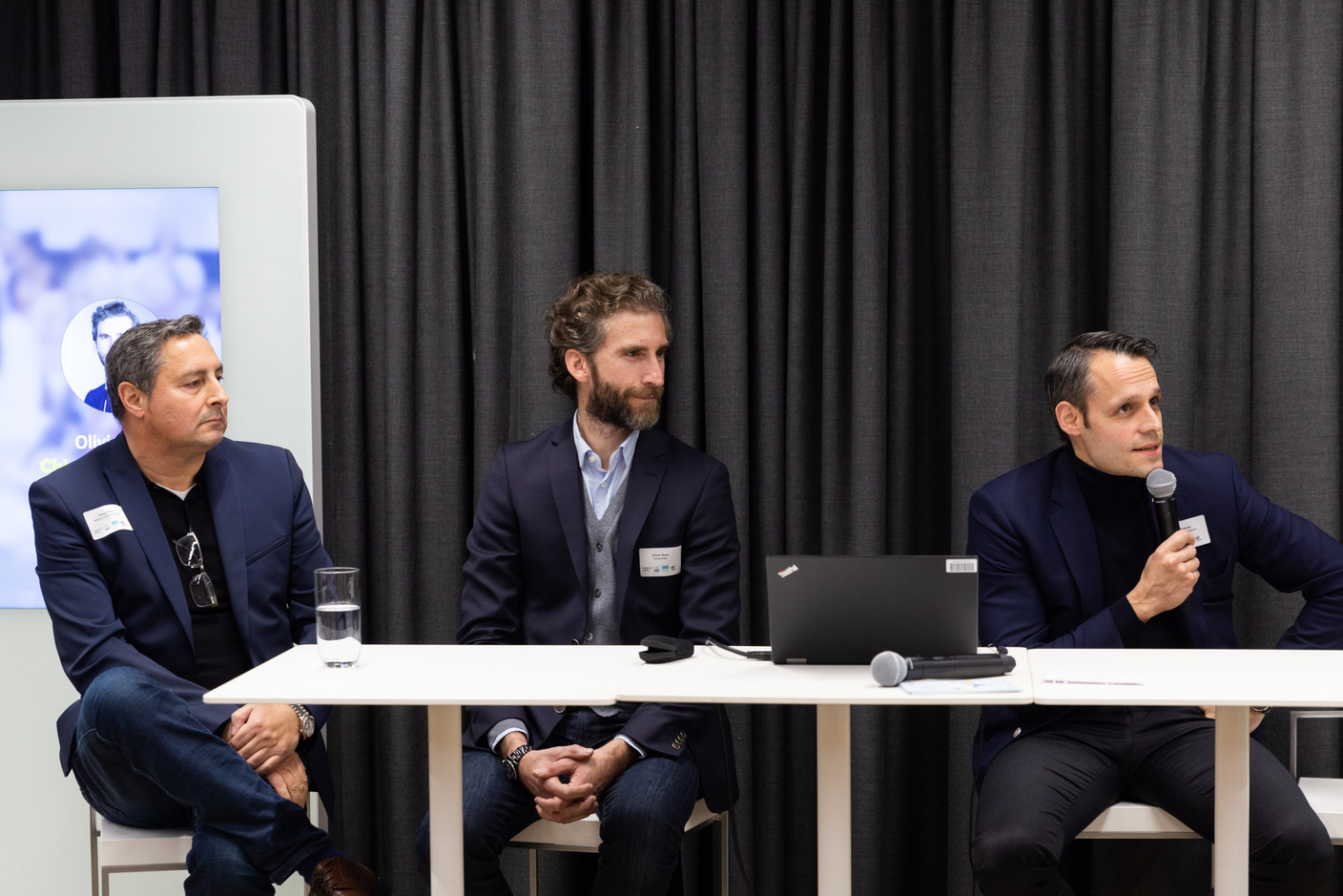 Tony Davis (White Castle), Olivier Binet (Innovorder) et Cyril Dreesen (Auchan) animaient la table ronde «How to scale up?». (Photo: Romain Gamba / Maison Moderne)