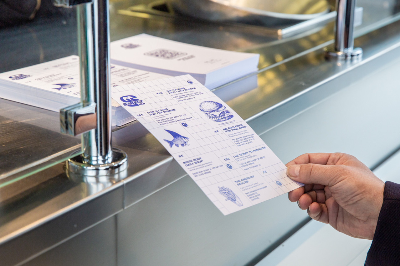 Smets et Baptiste Heugens ont adopté une identité à la fois cohérente et décalée pour ce projet éphémère de food truck. Romain Gamba/Maison Moderne