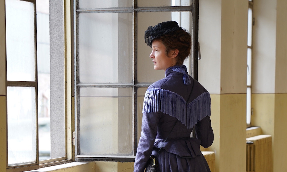 "When you come from a small country like Luxembourg, the Cannes Festival is something that seems so inaccessible...", explains the Luxembourg actress seen in films by Paul Thomas Anderson, M. Night Shyamalan, Mathieu Amalric or Barry Levinson. (Photo: Anna Krieps/FilmAg/Samsa Film)