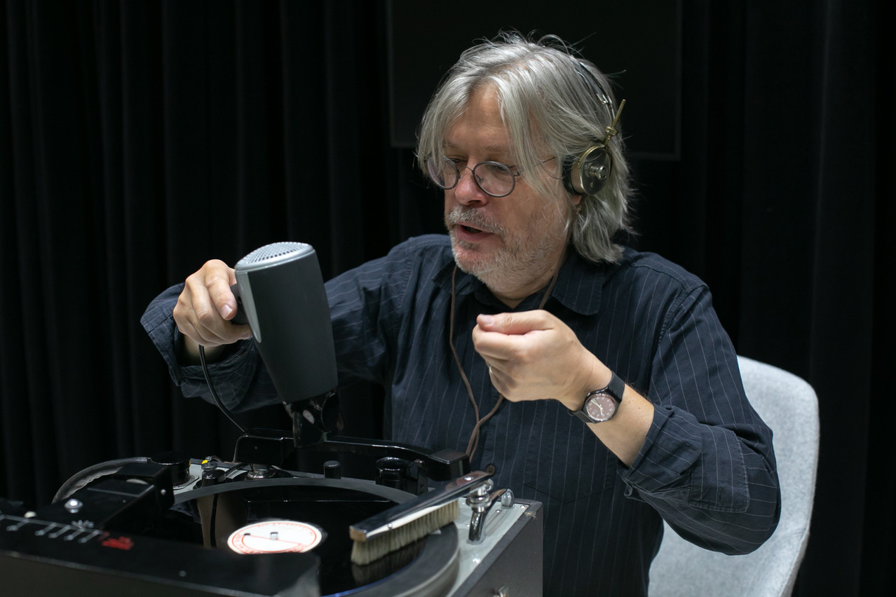Kolkowski heating up the blank lacquer disc.  Photo: Matic Zorman / Maison Moderne