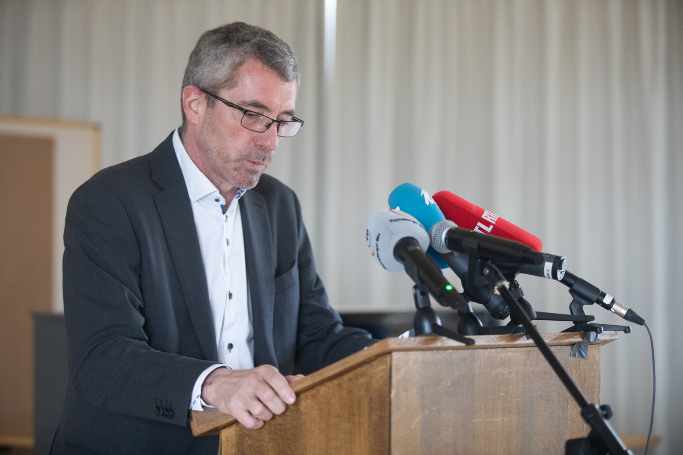 Frank Engel, pictured during a press conference announcing his resignation in March 2021 Library photo: Matic Zorman / Maison Moderne