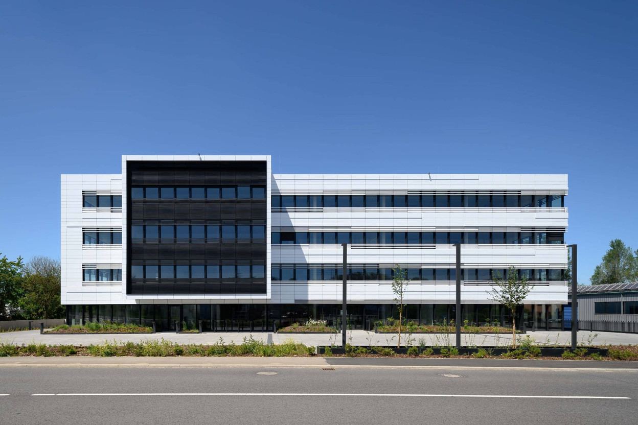 The Show building, designed by M3 Architectes, will become EY’s offices at the Cloche d’Or. Photo: Julien Swol