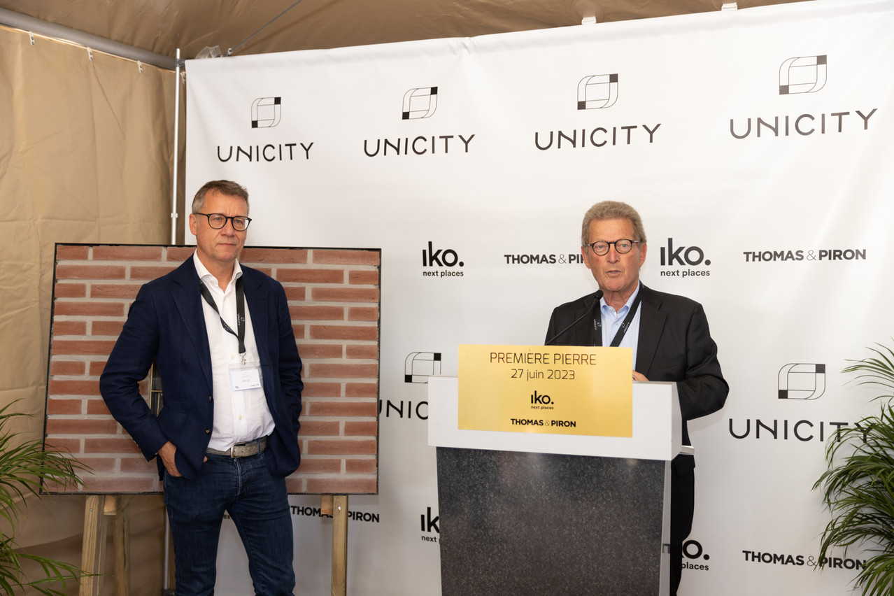 Eric Lux and Louis-Marie Piron gave speeches at the laying of the foundation stone. Photo: Romain Gamba / Maison Moderne