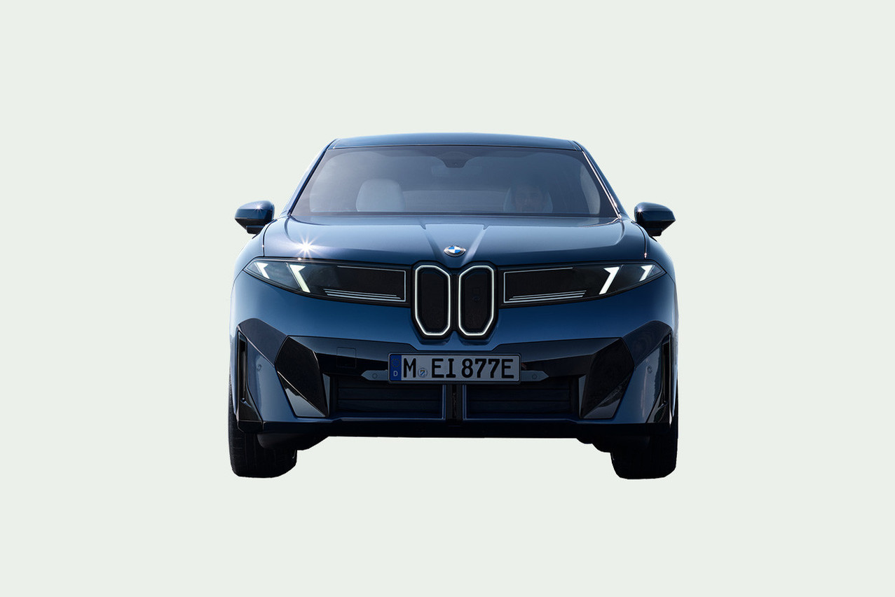 The BMW iX3 offers a spectacular innovation: Panoramic Vision. (Photo: BMW)