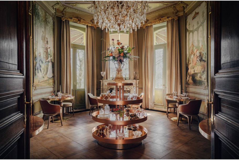 The dining room at Le Lys restaurant. (Photo: Amaury Laparra)