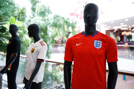 L’effet Euro se ressent dans les magasins de sport, mais un peu moins que d’habitude. (Photo: Matic Zorman/Maison Moderne)