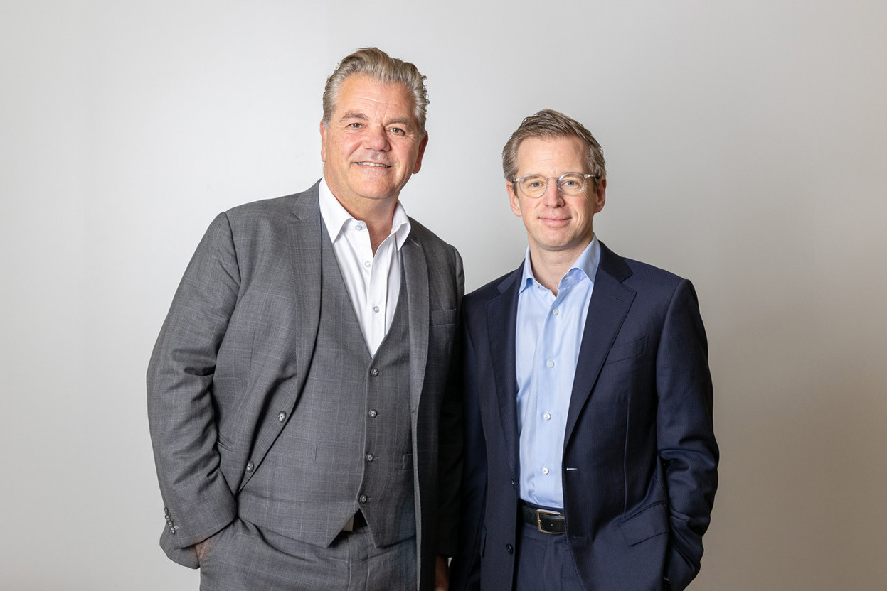 A transition period between John Parkhouse (left) and François Mousel (right) starts now and will end on 30 June 2023. (Photo: PwC Luxembourg)