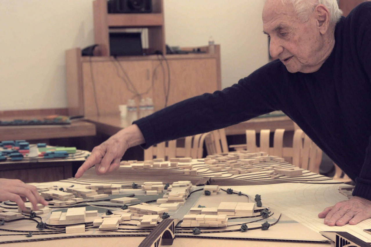 Dans le documentaire d’Ultan Guilfoyle, on découvre comment Frank Gehry imagine la prison de demain. (Photo: DR)