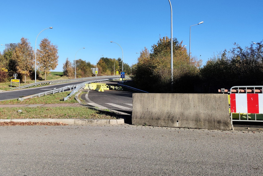 The unused motorway on-ramp will finally open on 6 June, 17 years after it was first built Photo: Christophe Lemaire / Maison Moderne