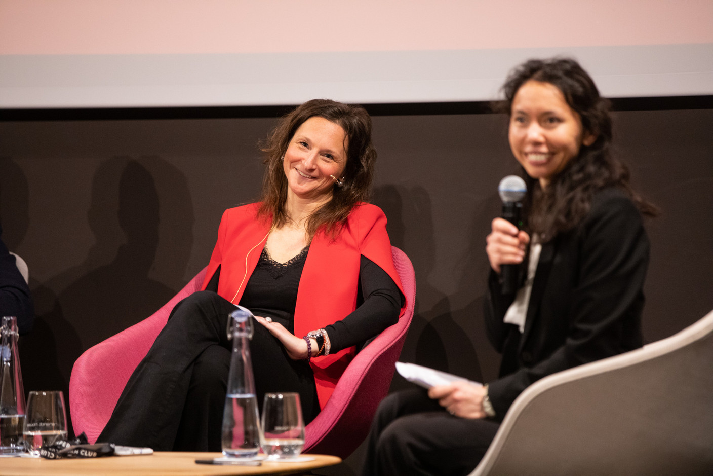Panellist Caroline Quéré (Sprit Asset Management) and moderator Lydia Linna (Maison Moderne).  Photo: Eva Krins/Maison Moderne