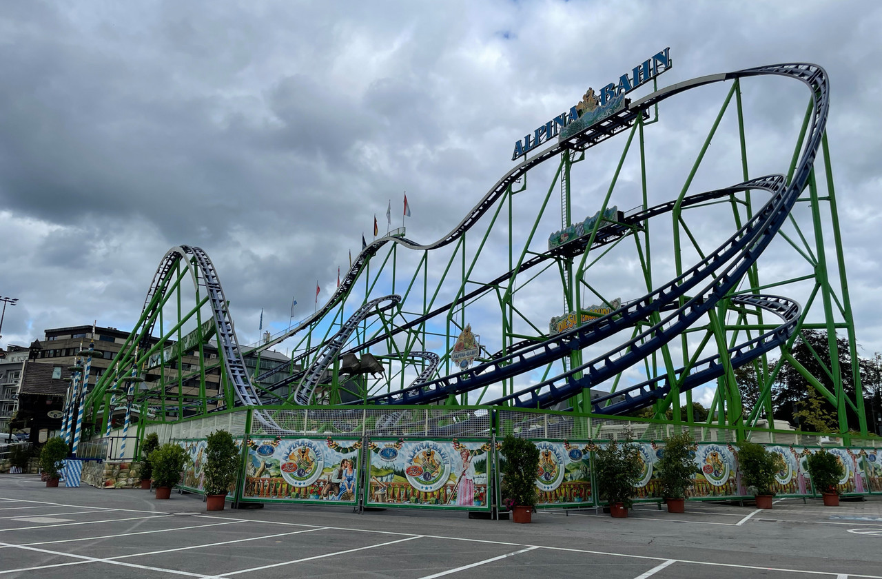 The Alpina Bahn roller coaster, seen at the Fun um Glacis site prior to the funfair opening on 20 August 2021. The event opened on 21 August and runs till 12 September. Photo: Maxime Toussaint / Maison Moderne