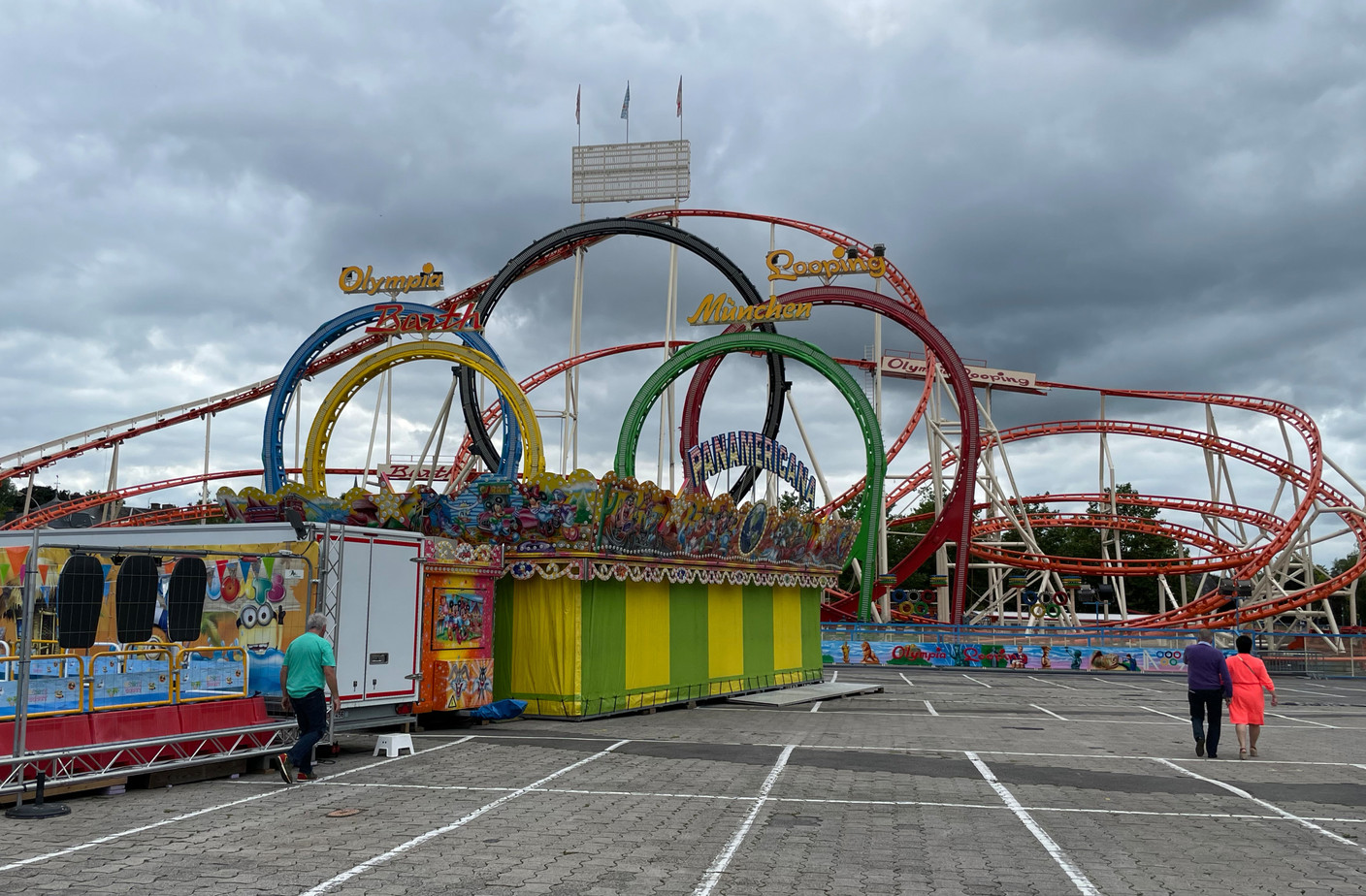 Les cinq loopings de l’attraction Olympia Looping. (Photo: Maxime Toussaint/Maison Moderne)
