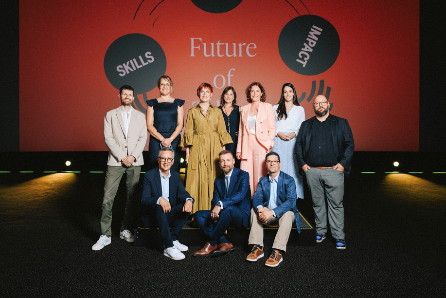 Tom Felten (Schroeder & Associés), Aline Giersch (Dentons Luxembourg), Romain Raux (University of Luxembourg), Vinciane Istace (PwC Luxembourg), Romain Gossent (Lombard Odier), Stéphanie Borner (Fischer/Panelux), Muriel Morbé (Chamber of Commerce), Joël Machado (Liser), Delphine Debailleul (Cargolux Airlines) and Laurent Peusch (Adem). (Photo : Julian Pierrot / Paperjam)