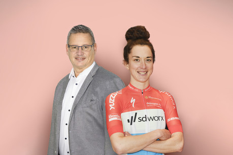 Thierry Vanbever, Christine Majerus, rencontre autour du cyclisme et de ses valeurs. (Photos: Simon Verjus, Maison Moderne; Getty Images) 