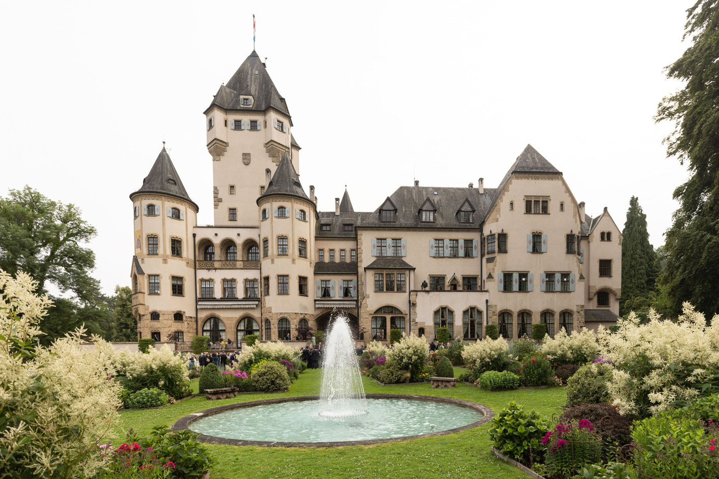Comme tous les ans, le Palais accueillait au château de Berg les représentants du monde économique et social. (Photo: Guy Wolff / Maison Moderne)