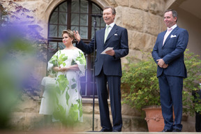 Le discours de bienvenue du Grand-Duc Henri, avec la Grande-Duchesse  et le Grand-Duc Héritier (Photo: Guy Wolff / Maison Moderne)