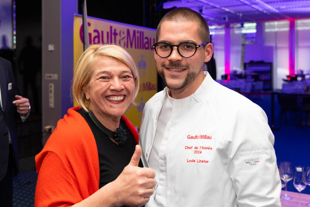La cuisinière Léa Linster n’a pas caché sa joie de voir son fils Louis, 33 ans, être élu Chef de l’année 2024. (Photo: Romain Gamba/Maison Moderne) 