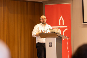 William Régault (Hub Institute) at the Gen AI Bootcamp session dedicated to finance and risk management professionals, held at Spuerkeess, 3 April 2025. Photo: Eva Krins/Maison Moderne
