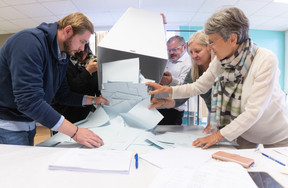 Ballot papers are about to be counted, in Esch-Alzette, 8 October 2023. Photo: Guy Wolff/Maison Moderne