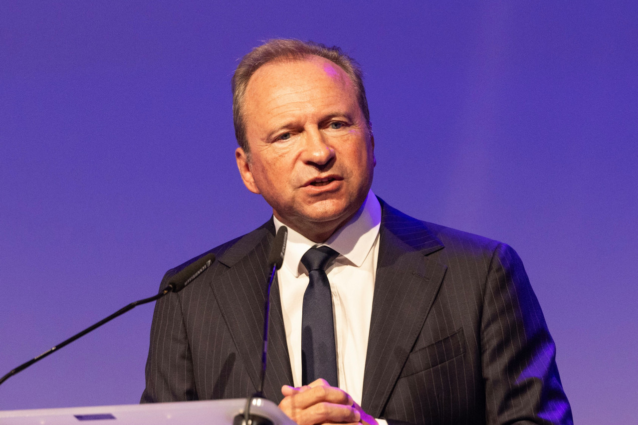 «Je m’engage à trouver des solutions à [vos] préoccupations, car elles sont vitales pour maintenir la compétitivité de notre industrie de l’assurance», a dit le ministre des Finances, Gilles Roth, lors de l’Aca Insurance Day à l’European Convention Center, mercredi 20 novembre. (Photo: Romain Gamba/archives)