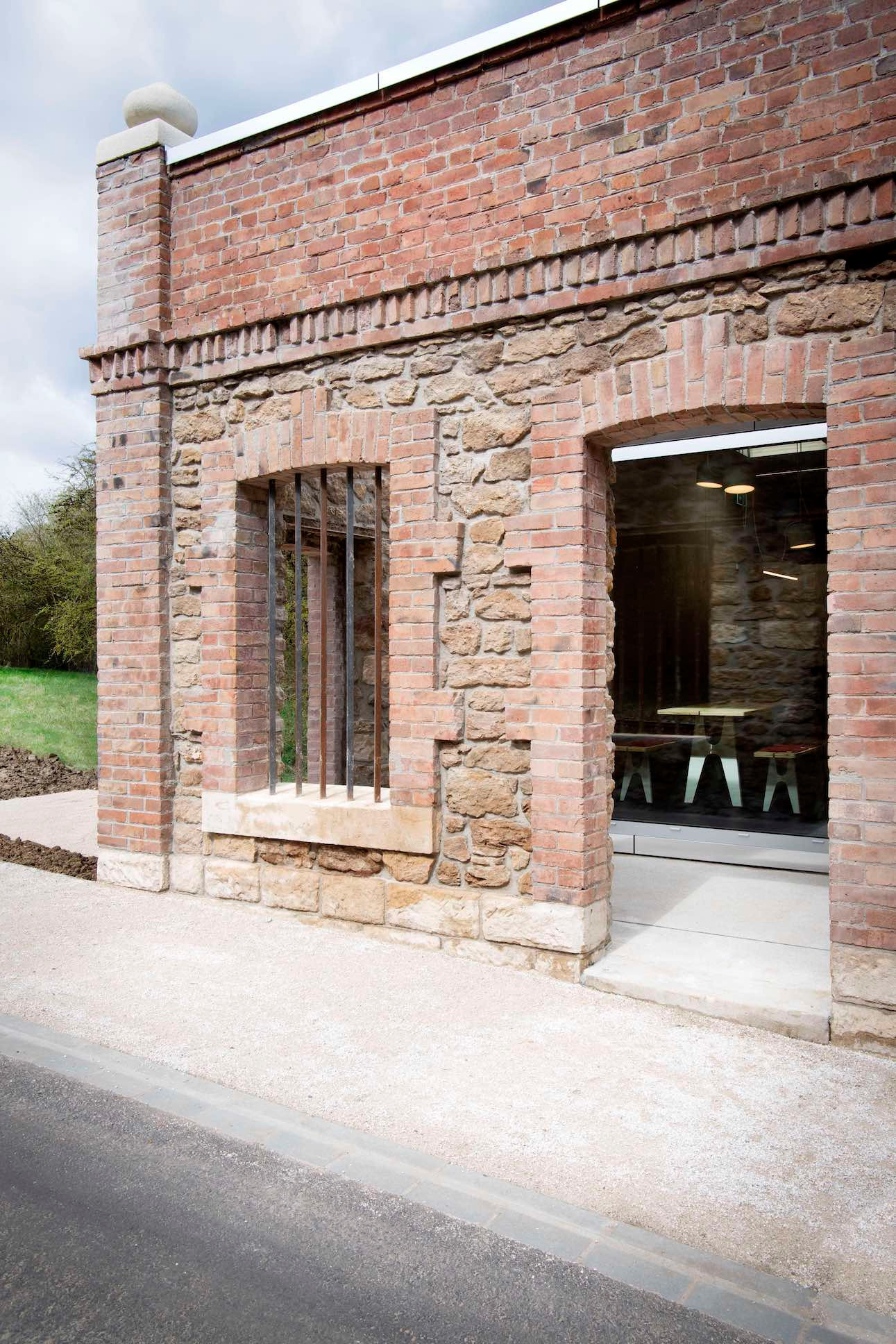La maison Gonner a été préservée, la nouvelle structure ne touchant pas les murs existants. (Photo: Linda Blatzek)