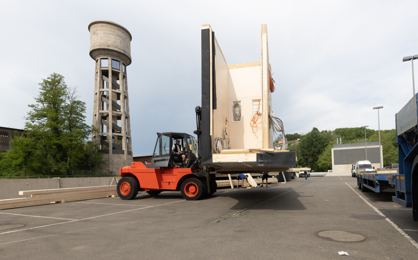 L’ossature bois est relativement légère. (Photo: Guy Wolff/Maison Moderne)
