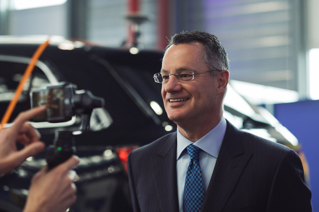 Le CEO de Goodyear, Rich Kramer, en septembre 2017, pour donner le premier coup de pelle de la nouvelle usine du géant à Dudelange. (Photo: Maison Moderne/Archives)