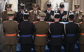 Le cercueil était porté par des soldats et des policiers. (Photo: Guy Wolff / Luxemburger Wort / Pool Photos)