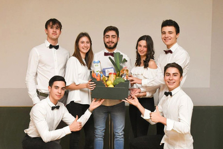 Ivo Silva, Julien Clüsserath, Gilles Heinesch, Teo Castellvi, Diogo Marques, Gaïa Costadura et Clémentine Offner, les sept élèves à l’origine de FrëschKëscht. (Photo: FrëschKëscht)