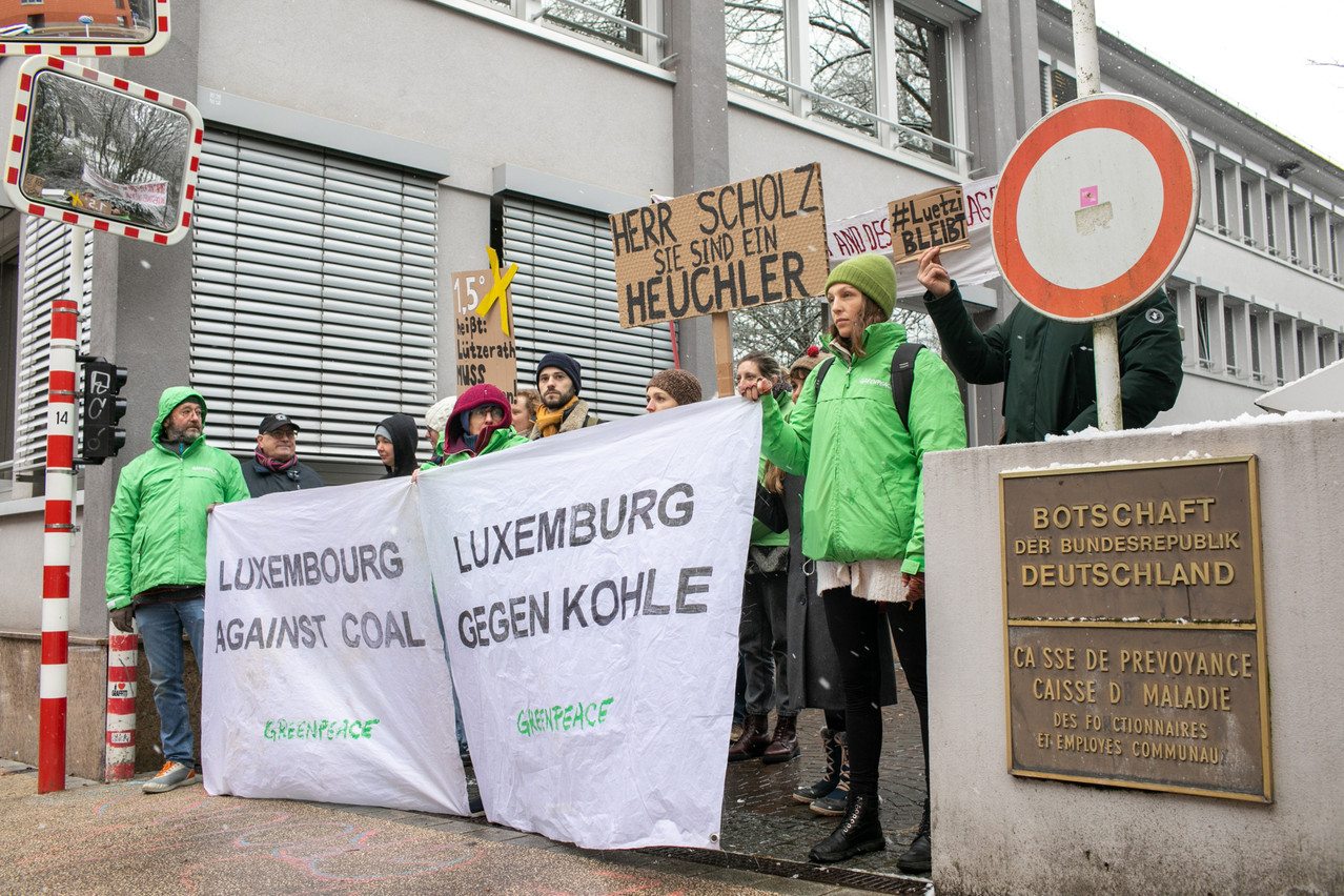 Greenpeace in 2023 denounced the Fonds de Compensation’s investments in 1,200 companies that do not comply with OECD guidelines. Photo: Matic Zorman/Maison Moderne/Archives