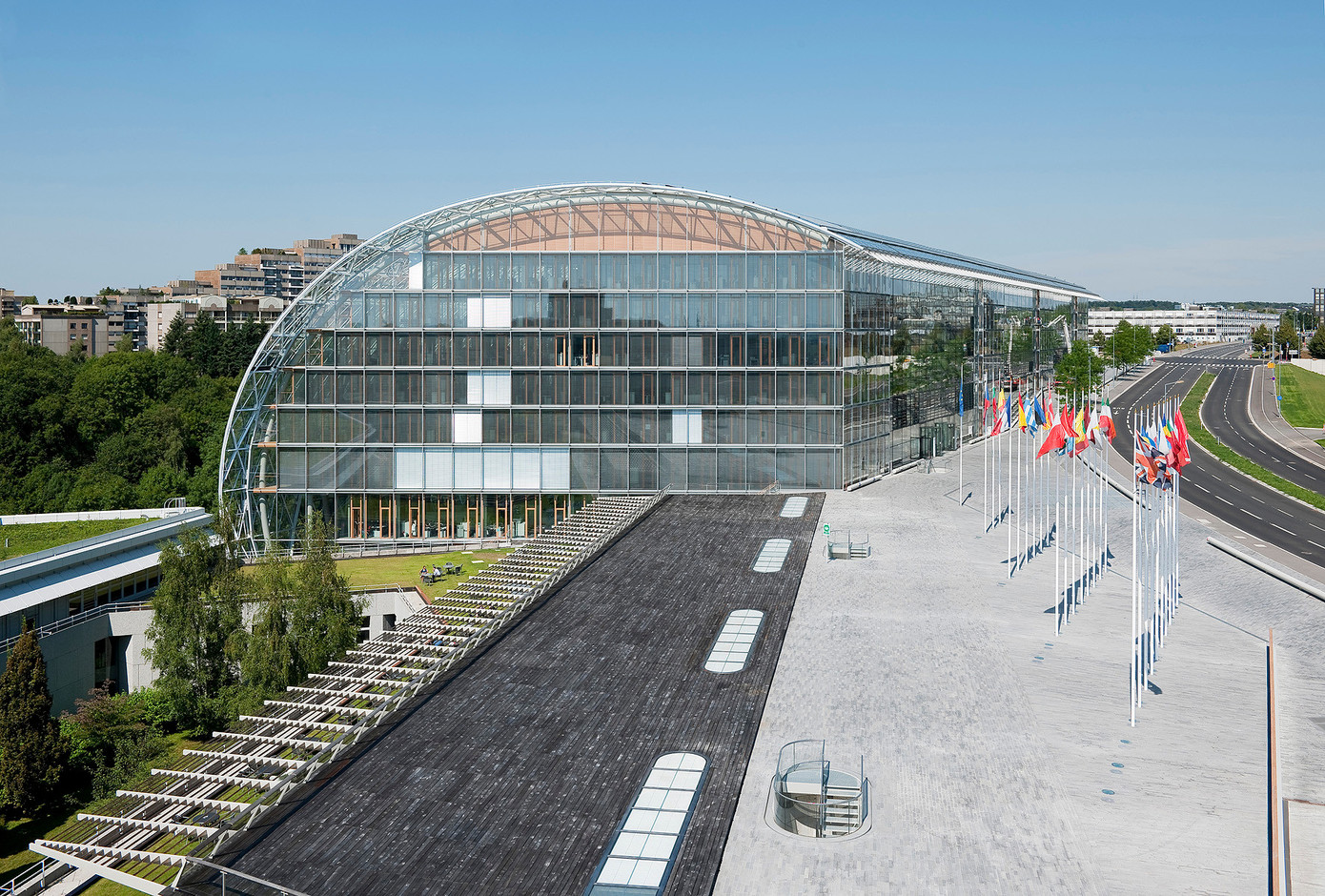 Le bureau Greisch est intervenu sur la stabilité du bâtiment de la Banque européenne d’investissement (BEI) à Luxembourg, sur le plateau du Kirchberg
(architecte: Christoph Ingenhoven). (Photo: Jean-Luc Deru)