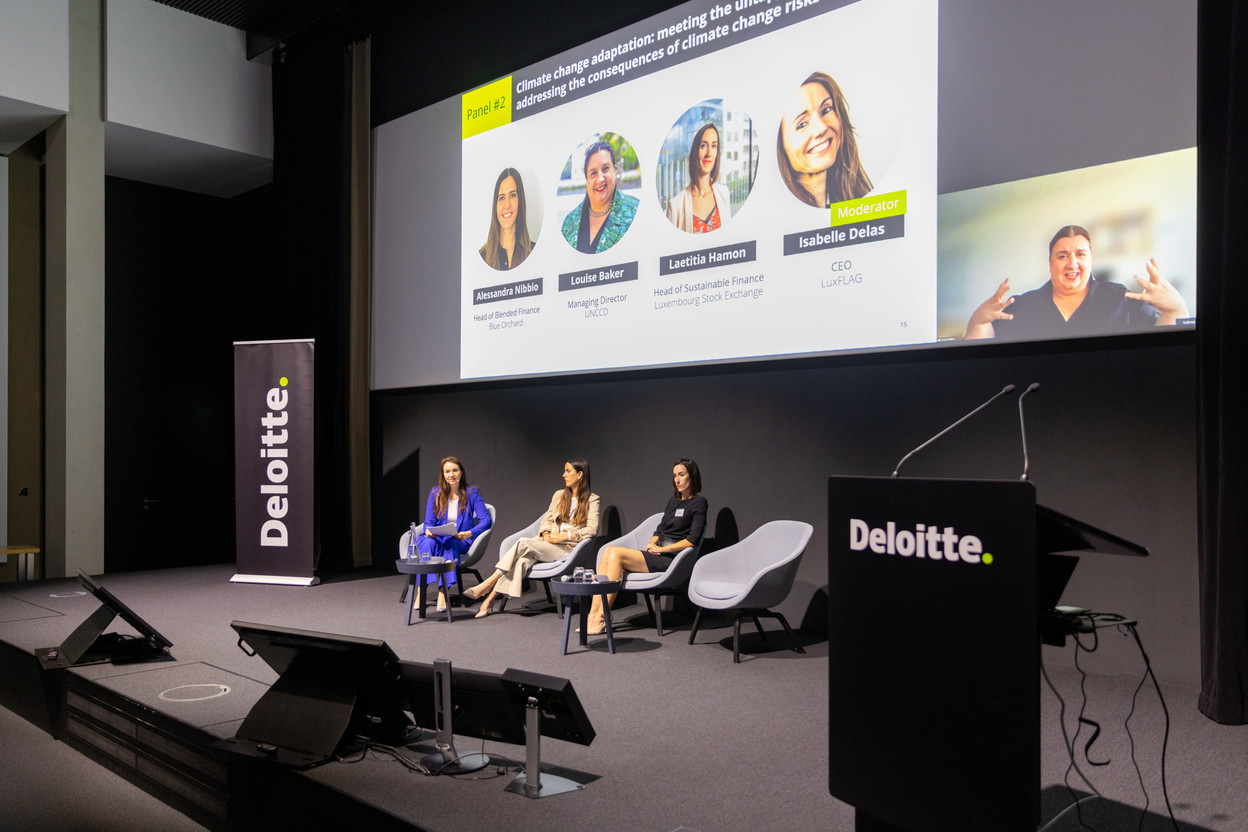 Delano attended the conference “Momentum 2023: Mitigate, Adapt, Repair” organised by Deloitte at their premises on 27 June 2023. Pictured: Isabelle Delas, CEO at Luxflag, Alessandra Nibbio, head of blended finance at Blue Orchard, Laetitia Hamon, head of sustainable finance at the Luxembourg Stock Exchange and Louise Baker, managing director of the global mechanism at the United Nations Convention to Combat Desertification (on screen). Photo: Maison Moderne/Romain Gamba