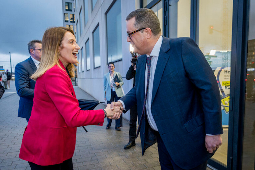 Roberta Metsola, president of the European Parliament, is greeted by John Psaila, managing partner and CEO at Deloitte Luxembourg, at “Beyond Conference: our role in shaping the future,” organised by the consultancy, 30 January 2025. Photo: European Parliament
