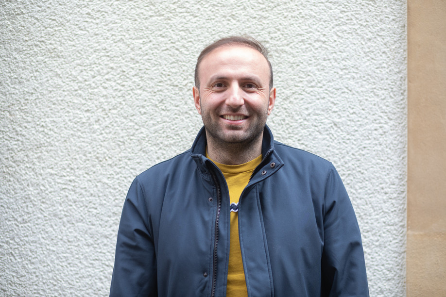 “Don’t complain about the weather,” Ejup Abdili shares tips for apéro hour. Matic Zorman / Maison Moderne