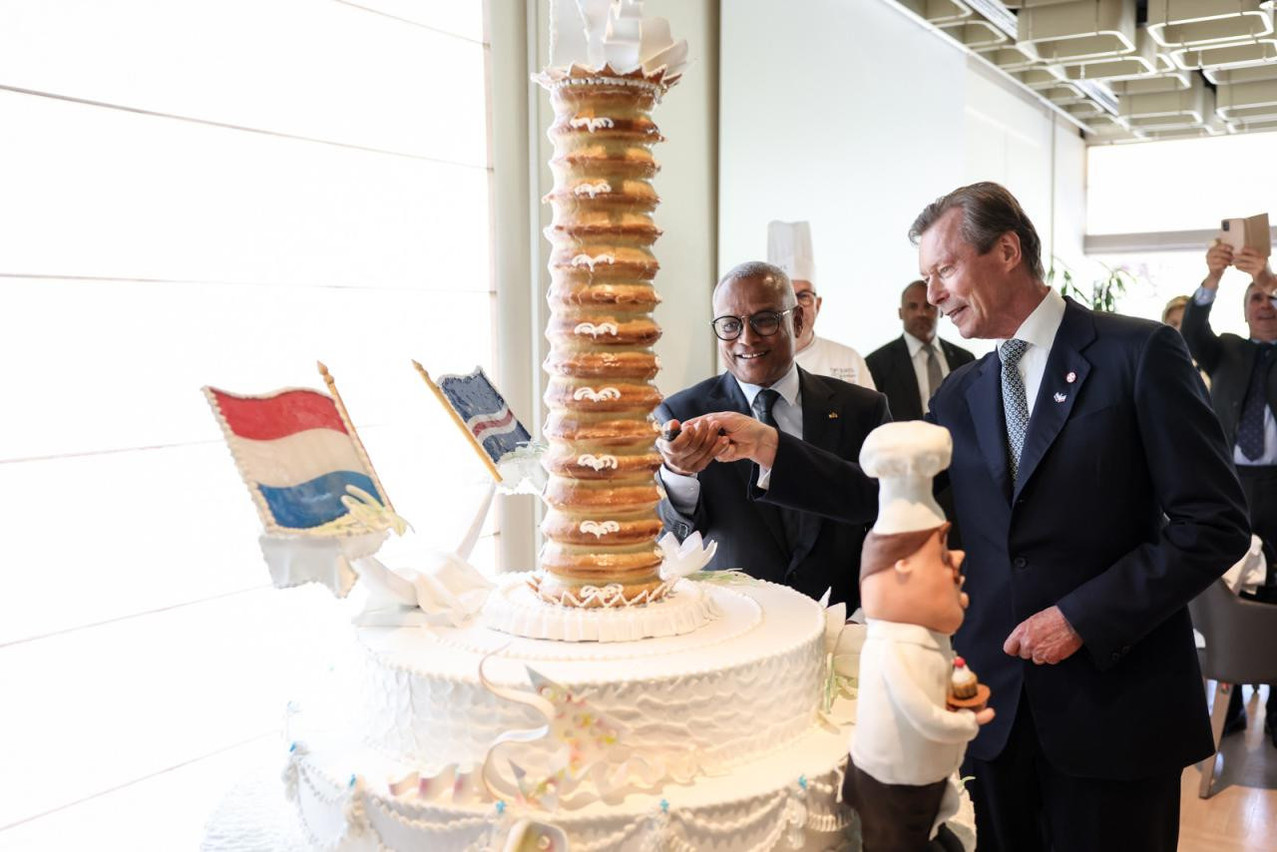 In May, Grand Duke Henri and the president of Cape Verde cut into this impressive bamkuch during a state visit. Photo: Maison du Grand-Duc/Sophie Margue