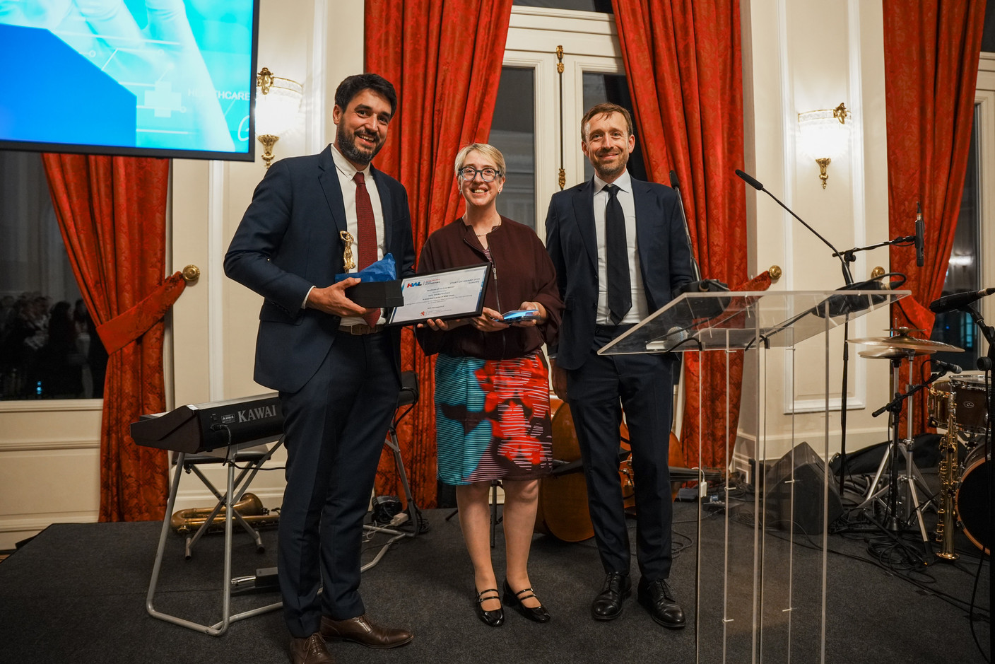Here, MPC Therapeutics in the European start-up category, alongside François Liners, head of the Healthtech unit at the Ministry of the Economy. (Photo: Shine-Photography)