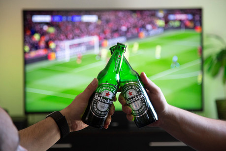 Confinement, fermeture des bars et restaurants, diminution des rencontres sportives et des concerts… le Covid-19 a largement touché le brasseur néerlandais. (Photo: Shutterstock)
